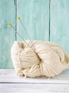 doğal beyaz yün iplik yakın çekim