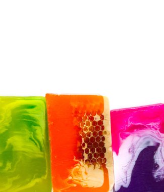 Renkli ev yapımı sabunlar