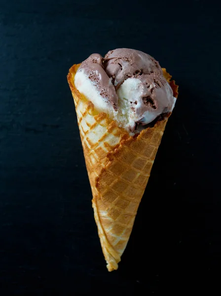 Helado Chocolate Vainilla Conos Gofre — Foto de Stock