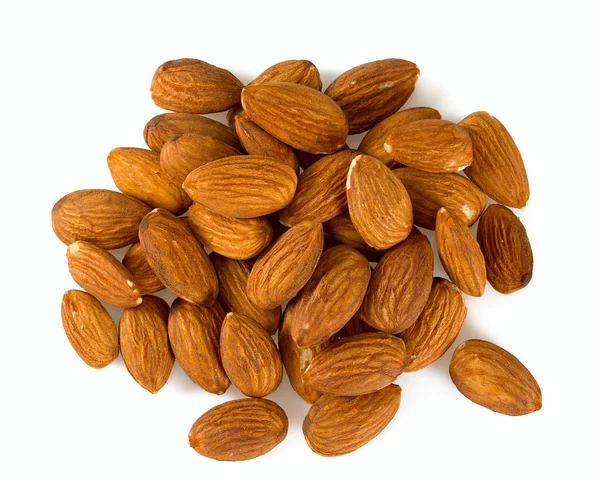 Beyaz arkaplanda izole edilmiş bademler