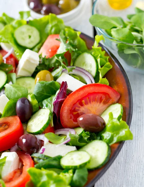 Yunan salatası, görünümü kadar yakın