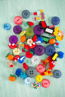 renkli düğmeler yığını