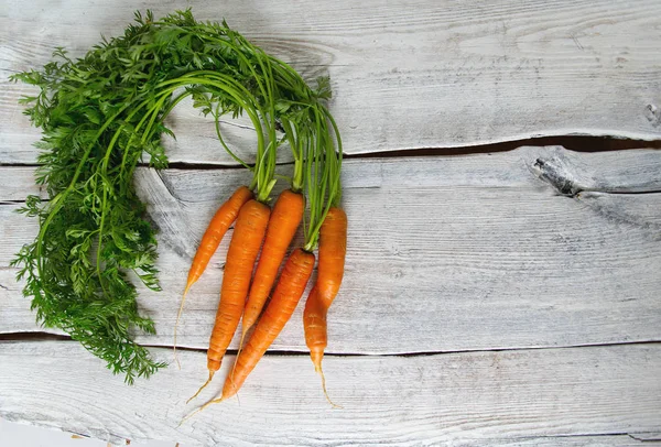 Zanahorias Frescas Superficie Madera — Foto de Stock