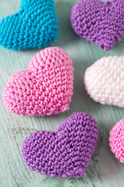 Knitted Hearts Turuoise Wooden Surface — Stock Photo, Image