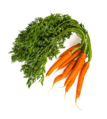 Havuçlar beyaza izole edilmiş.