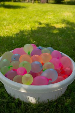 renkli su balon, yakın çekim