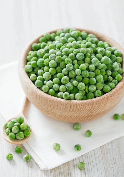 Guisantes Congelados Superficie Madera —  Fotos de Stock