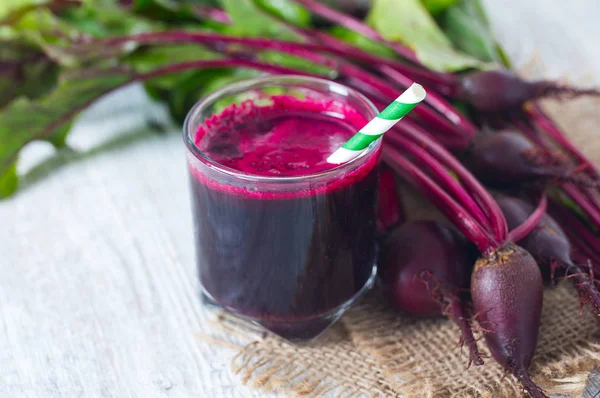 Glass Fresh Healthy Beetroot Juice Wooden Surface — Stock Photo, Image