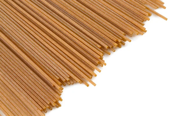 Pâtes Spaghetti Non Cuites Isolées Sur Fond Blanc — Photo