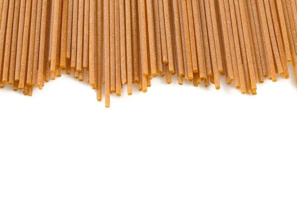 Pasta Espaguetis Sin Cocer Aislada Sobre Fondo Blanco — Foto de Stock