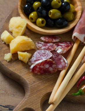 Zeytin duvar arka plan yakın çekim antipasti hizmet