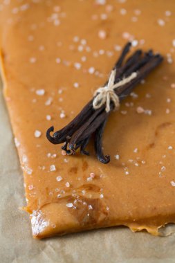 tuzlu karamel şeker pişirme