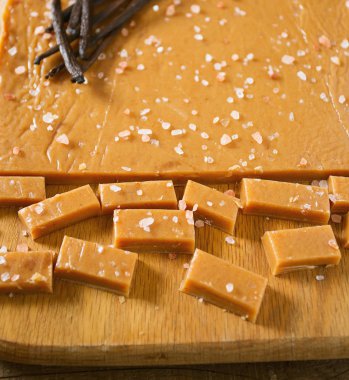 tuzlu karamel şeker pişirme