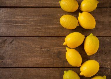 limon ahşap yüzeye yakın çekim