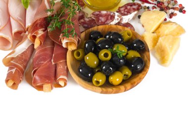 Beyaz arka plan üzerinde izole antipasti