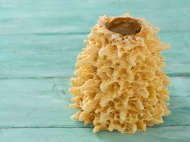 Sakotis (sekacz) Litvanya ve Polonya mutfağının geleneksel pastadır