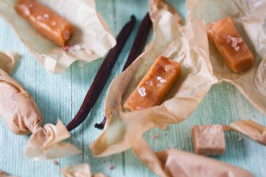 tuzlu karamel şekerler, görünümü kapatın