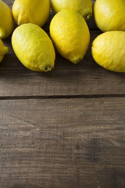 limon ahşap yüzeye yakın çekim