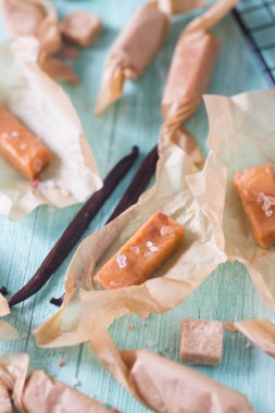 tuzlu karamel şekerler, görünümü kapatın