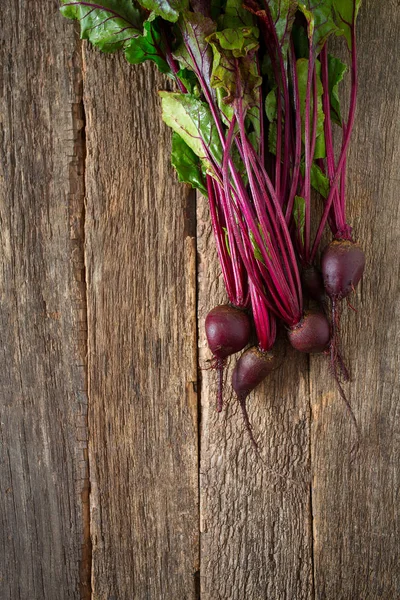 Rote Bete Auf Holzoberfläche — Stockfoto