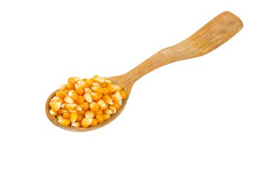 tahta kaşık kurutulmuş Mısır beyaz arka plan üzerinde izole