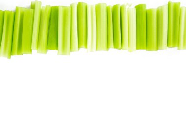 sağlıklı kereviz izole üzerinde beyaz arka plan sopa