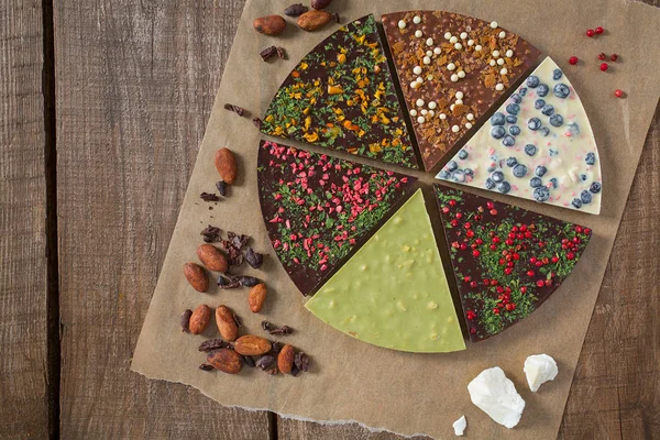 Пицца Сладким Шоколадом Деревянной Поверхности — стоковое фото