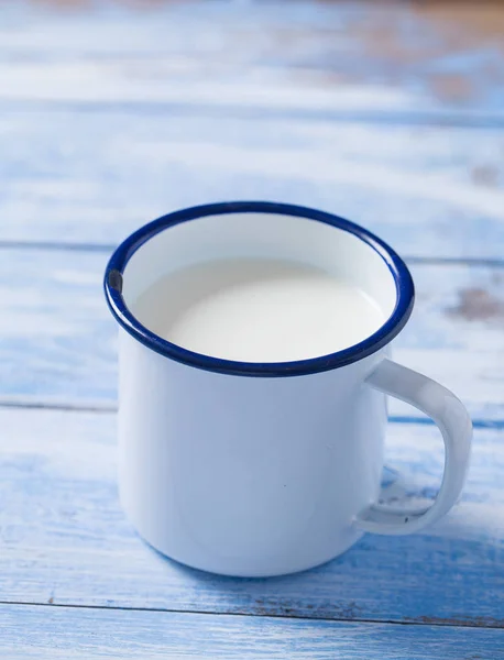 Close View Cup Milk Blue Wooden Surface — Stock Photo, Image