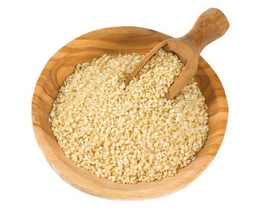 susam tohumları beyaz üzerinde izole