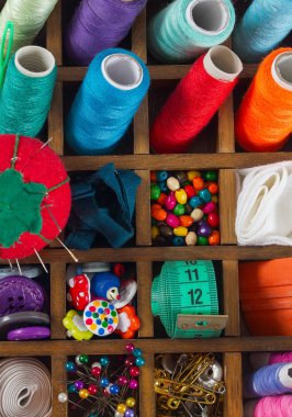 renkli dikiş aksesuarları, yakın çekim