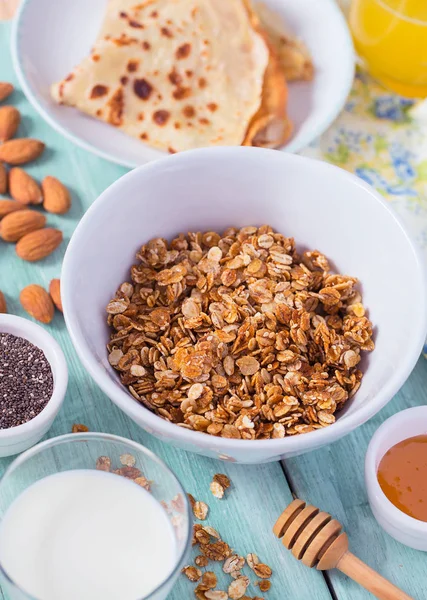 Ontbijt Met Granola Houten Ondergrond — Stockfoto