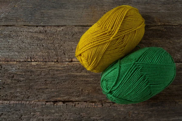 Fil Coloré Aiguilles Tricoter Sur Une Surface Bois Rustique — Photo