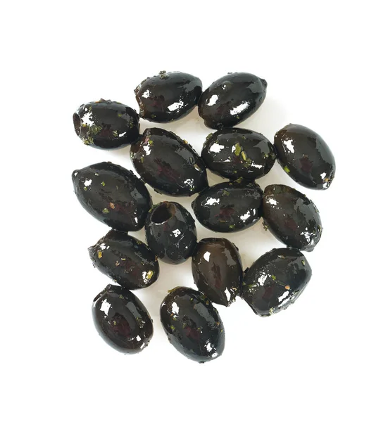 Aceitunas Negras Con Especias Aisladas Sobre Fondo Blanco —  Fotos de Stock