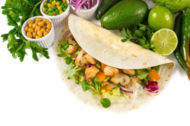 Geleneksel Meksika tavuklu tortilla dürümü