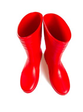 Beyaz üzerine izole kırmızı lastik çizmeler