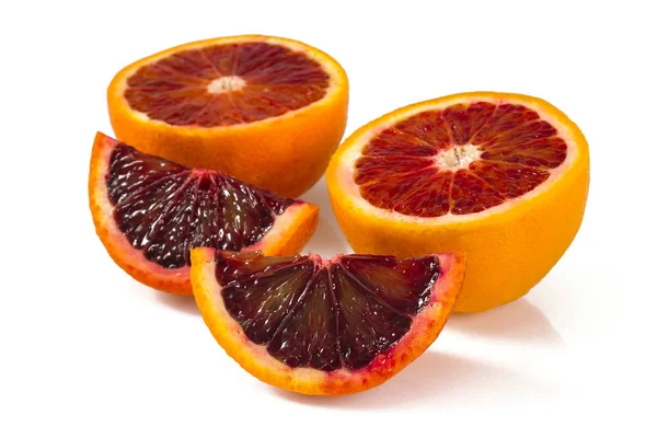 Pomerančové Řezy Krev Izolované Bílém — Stock fotografie