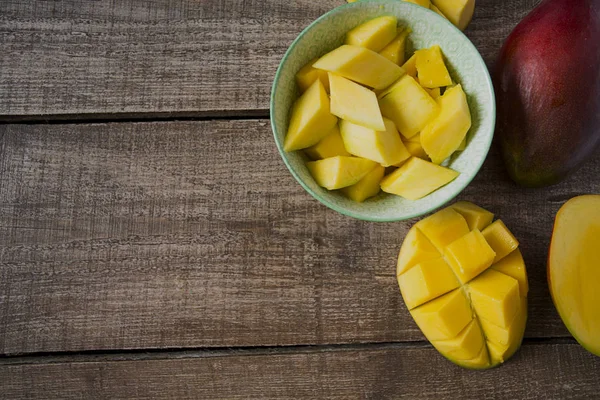 Fruta Manga Superfície Madeira — Fotografia de Stock