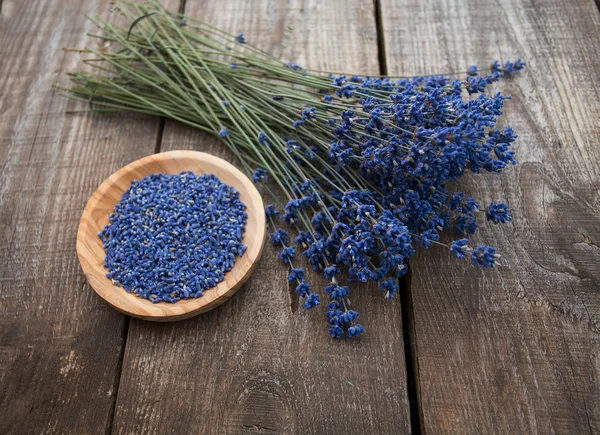 Lavendelblommor Träytan — Stockfoto