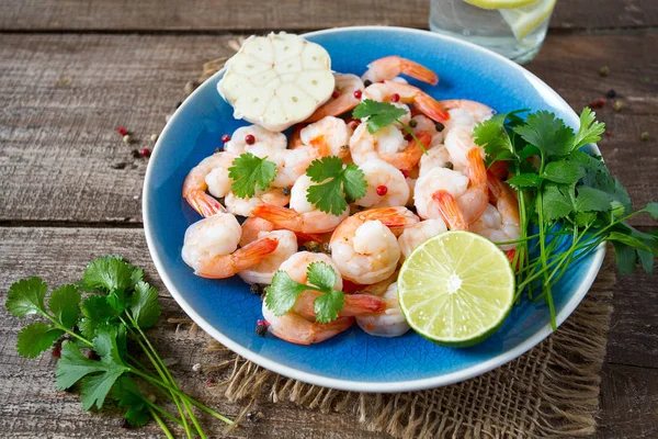 Gourmet Boiled Shrimps Wooden Surface — Stock Photo, Image