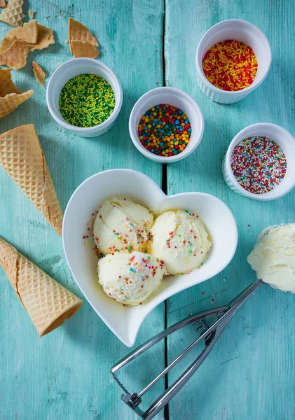 Top View Delicious Vanilla Ice Cream Turquoise Surface — Stock Photo, Image