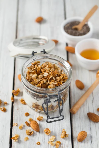 Petit Déjeuner Avec Granola Sur Surface Bois — Photo