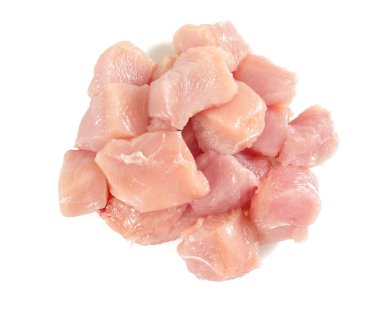 Çiğ hindi fileto parçaları izole