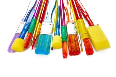  beyaz izole renkli boya fırçaları