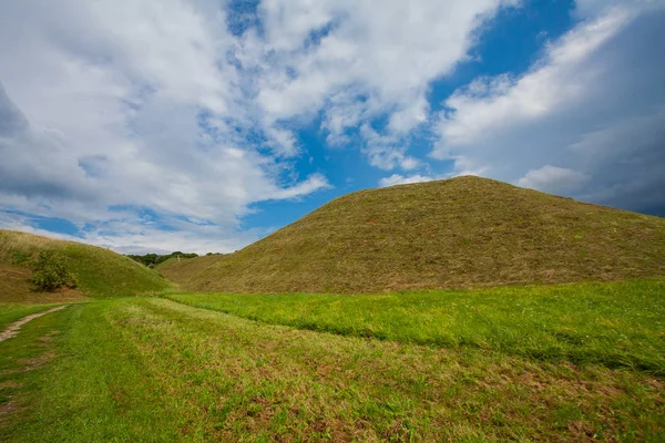 bir yaz gününde güzel tepeler