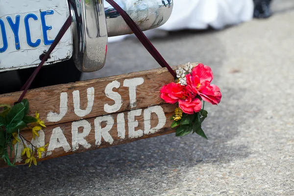 Apenas Casado Sinal Carro Chique — Fotografia de Stock