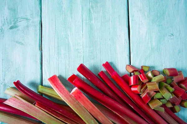 Ravent ahşap yüzeyde kaynaklanıyor