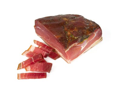 İtalyan speck üzerinde beyaz izole