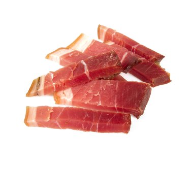 İtalyan speck üzerinde beyaz izole