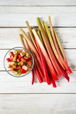 Ravent ahşap yüzeyde kaynaklanıyor