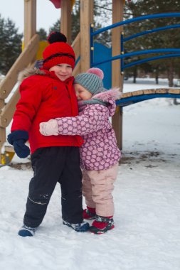 bir kış gününde şirin kardeşleri
